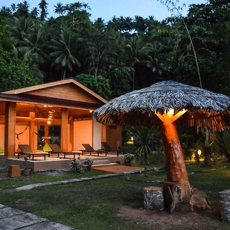 Two Fish Resort Lembeh Bitung Buitenkant foto